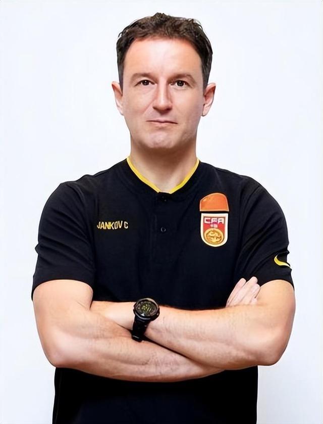 包含里程碑夜！上海申花再遭质疑，德国杯加时末段刷纪录，更衣室稳定，心理建设被强调的词条-九游游戏中心官网